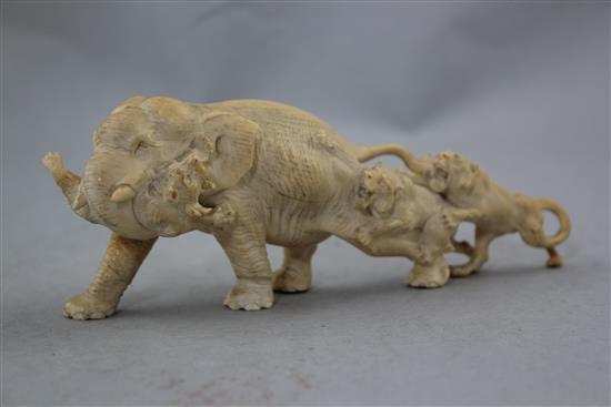 Three Japanese ivory groups, late 19th / early 20th century. 11.5cm.